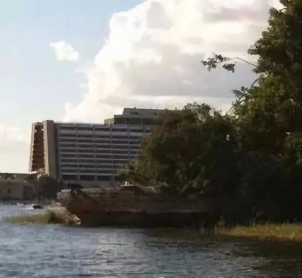 几年后,迪斯尼却突然因不明原因宣布永久关闭毛克利宫殿.