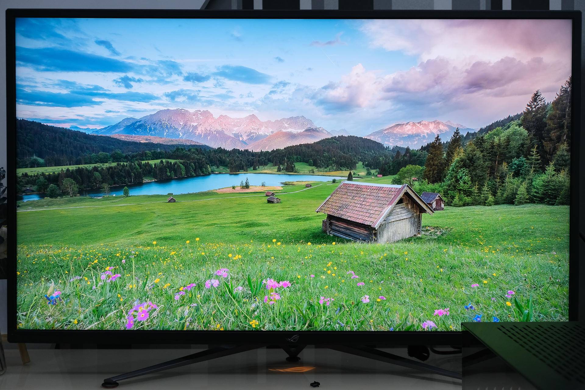 43寸梦幻巨屏华硕rogxg438q显示器