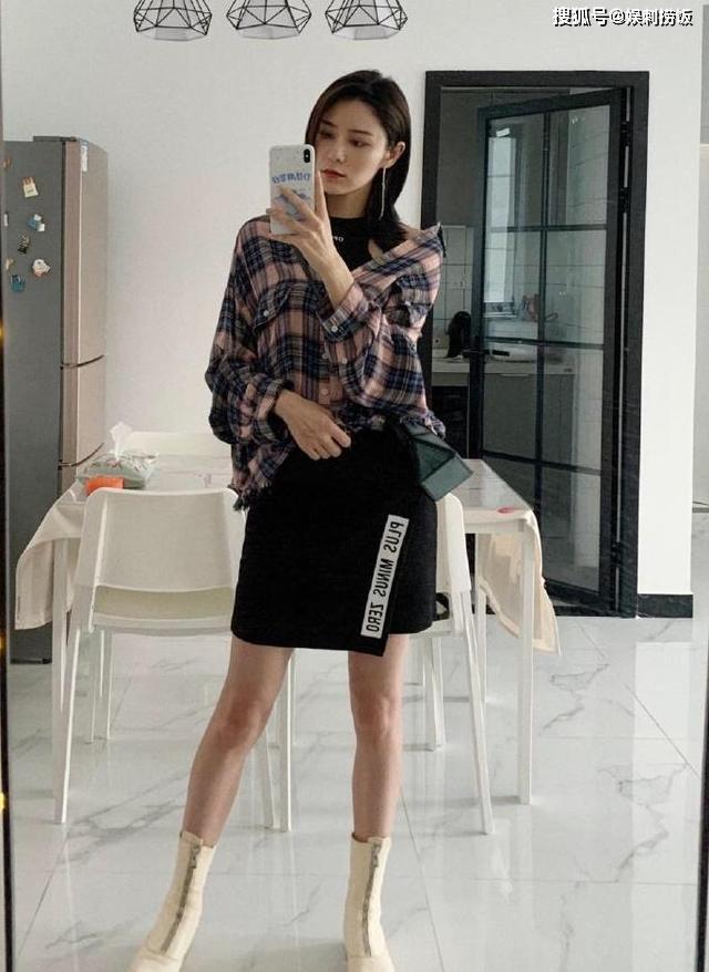 林峯女友张馨月晒美照,满屏大长腿,并与网友分享瘦身的经验