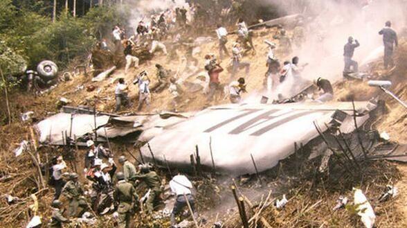 听说过敞篷车敞篷飞机见过吗这架飞机空中变敞篷差点酿大祸