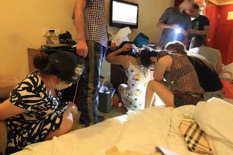 南通警方捣毁一oto组织卖淫团伙!抓获34名违法犯罪嫌疑人_戴某