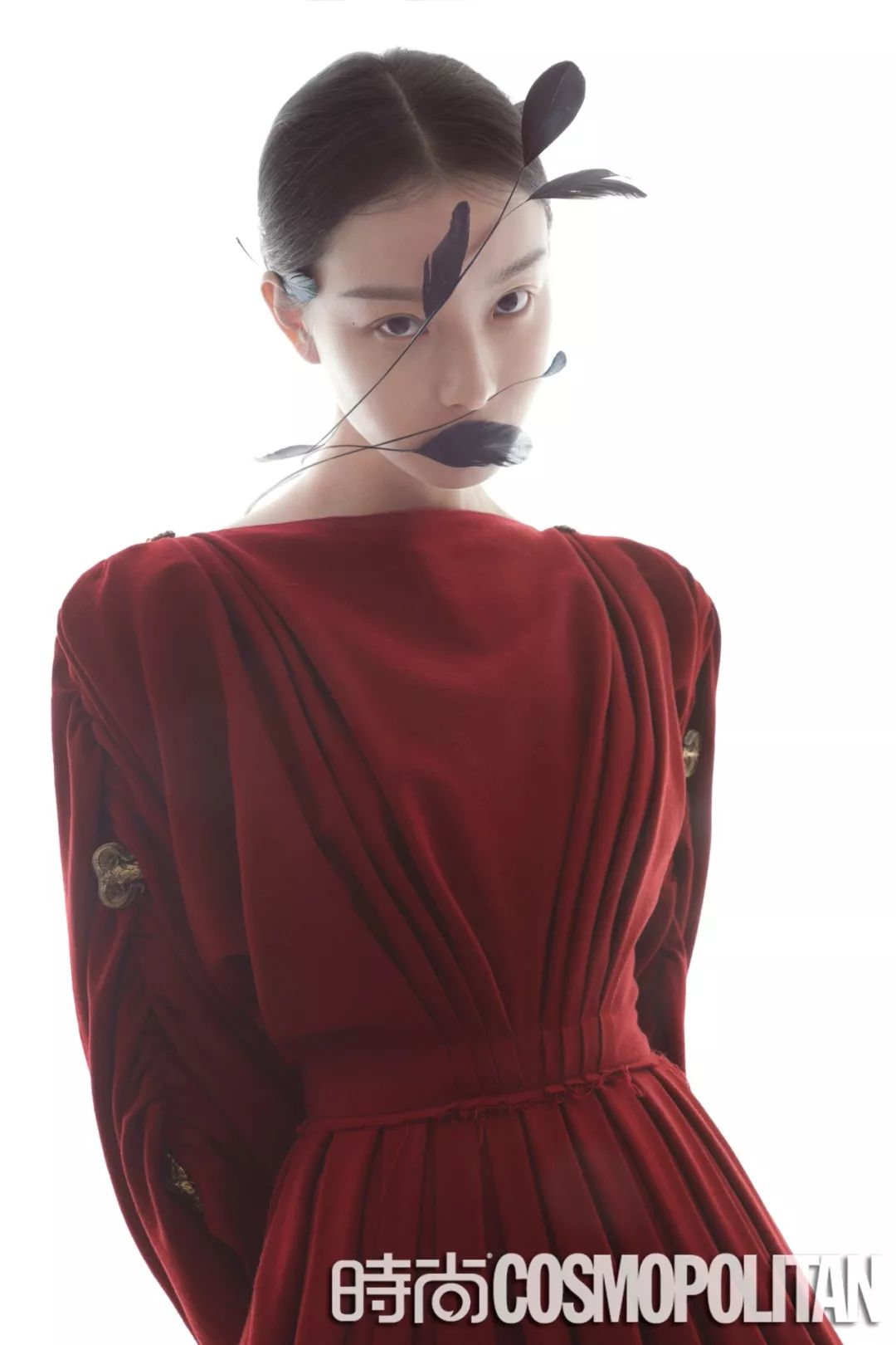 倪妮时尚cosmo12月刊织羽凝翅翩跹而至