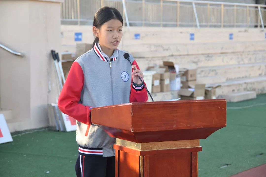 大美七中总结篇威海七中举行怡和奖学金发放仪式暨美在七中阶段总结