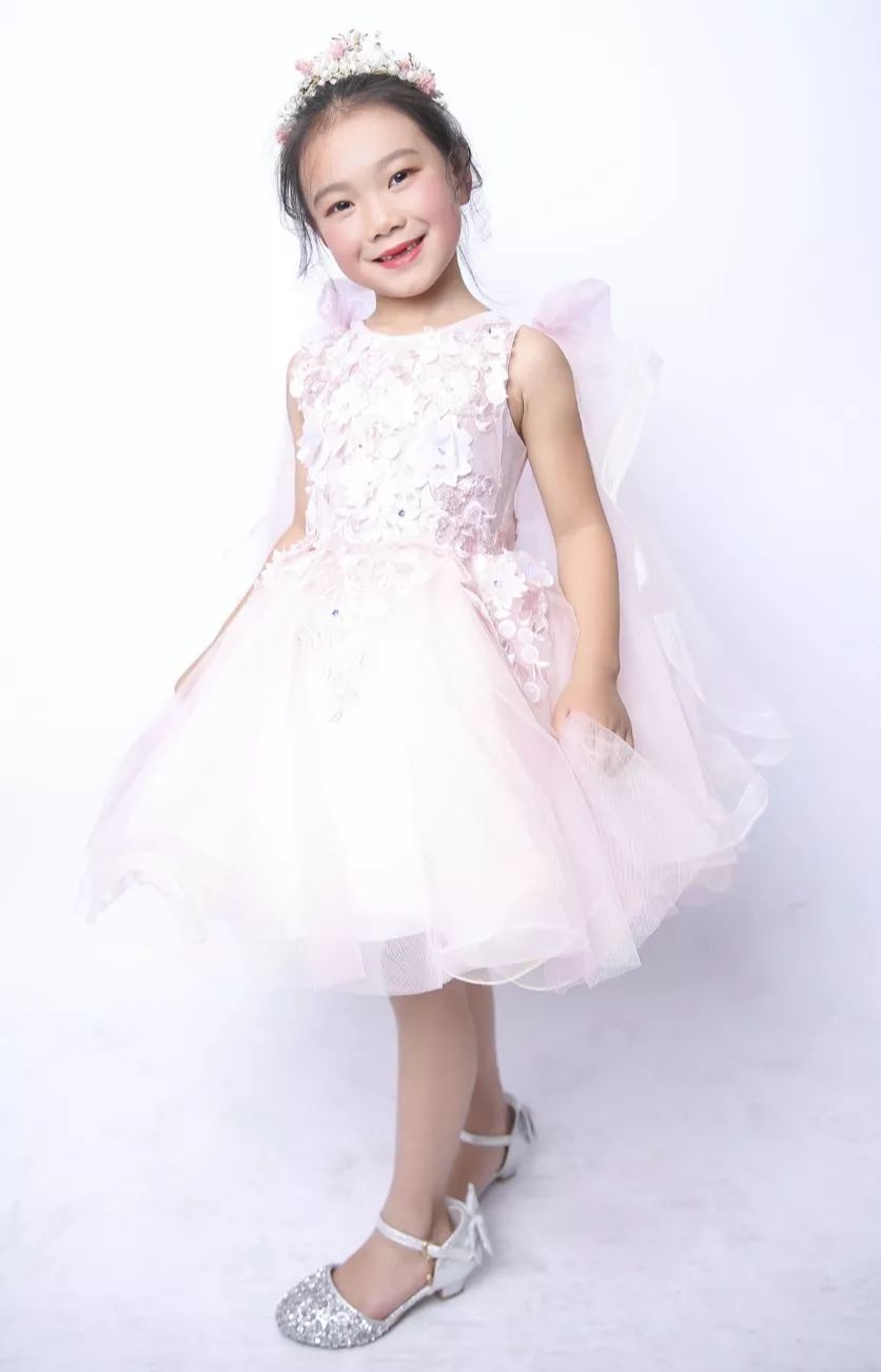 新歌快递|倾听流行童声原创小歌手叶婉铖全新单曲《多彩玫瑰》