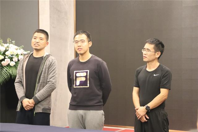 跑者故事王晋峰宛马带你跑进330