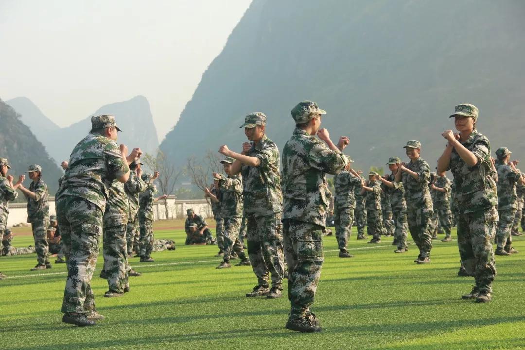 軍訓匯演 | 桂林生命與健康職業技術學院全校學生準備好了!請求檢閱!