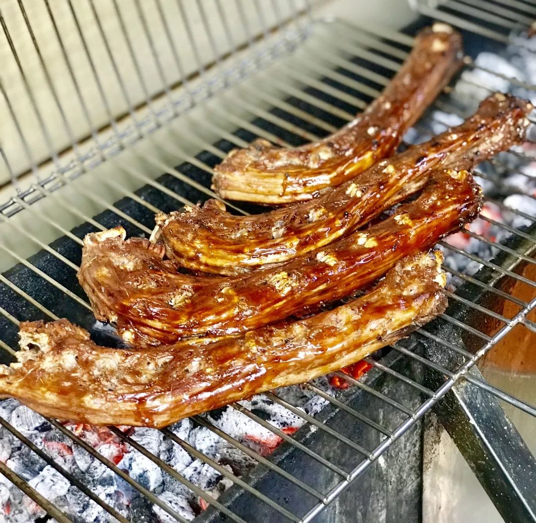 烤鹅脖★烤二节翅也是他家的爆款.