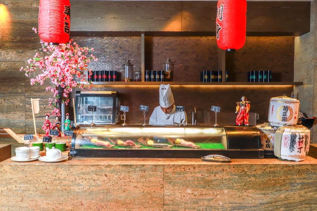 论是制作成刺身还是寿司都能满足你挑剔的味蕾餐厅还周到地准备了姜茶