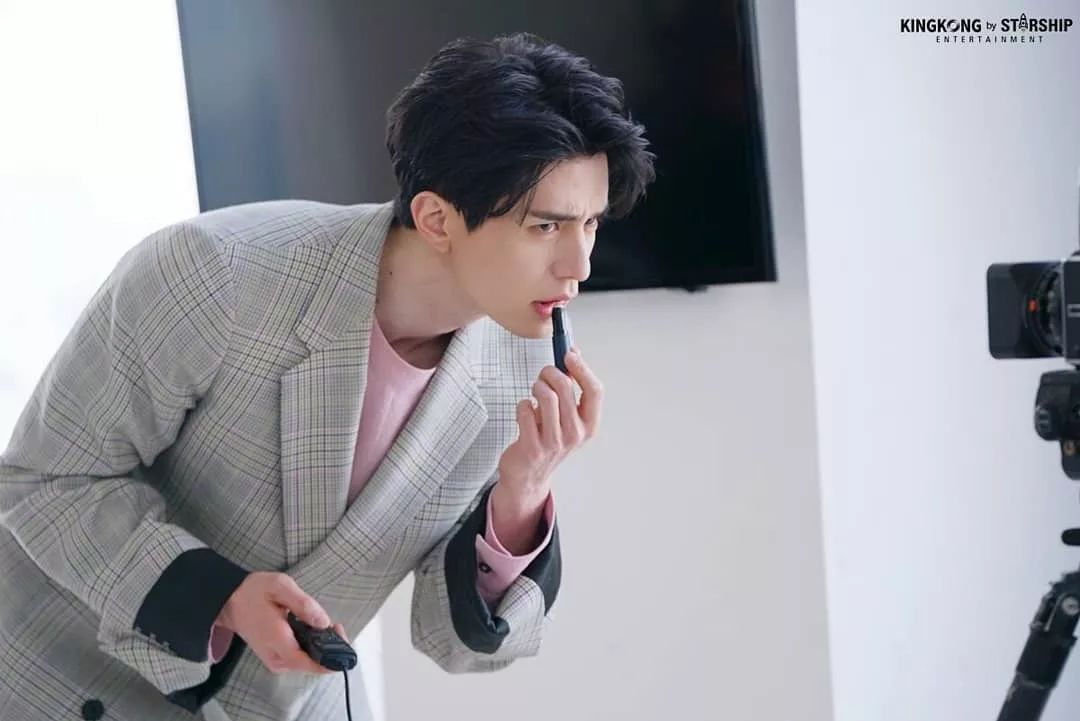 钢铁直男版毛戈平仿妆办公室三个小姐姐都救不了这张脸了