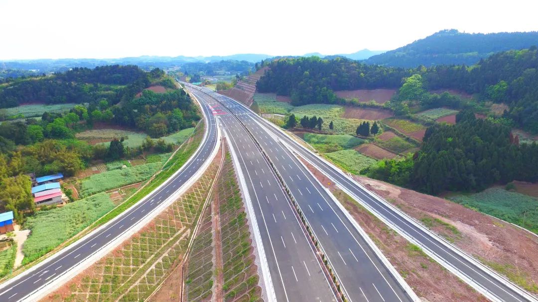 成都经济区环线高速公路简阳至蒲江段项目处于国家级新区——四川天府