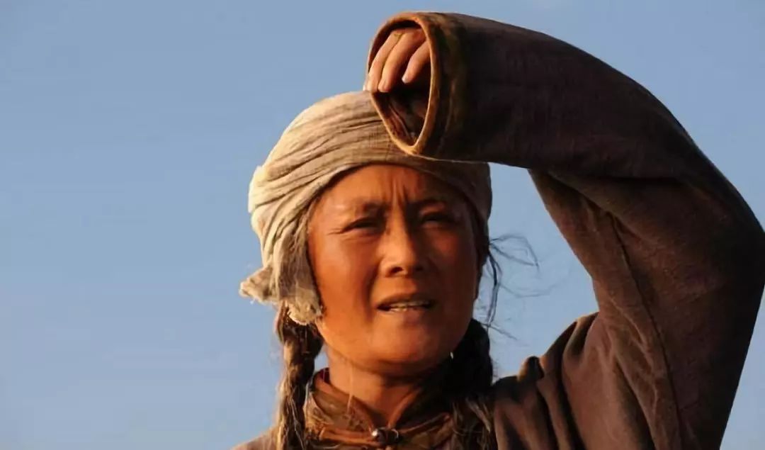 一首好听又催泪的蒙古歌曲天边的额吉听完的人都泪奔了