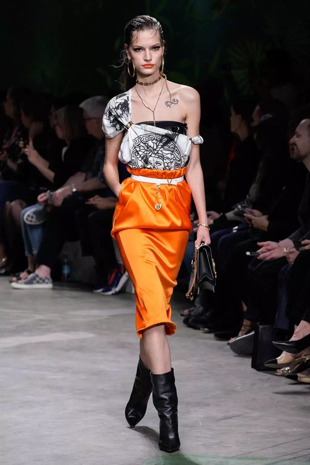 versace(范思哲)2020米兰时装周春夏系列!