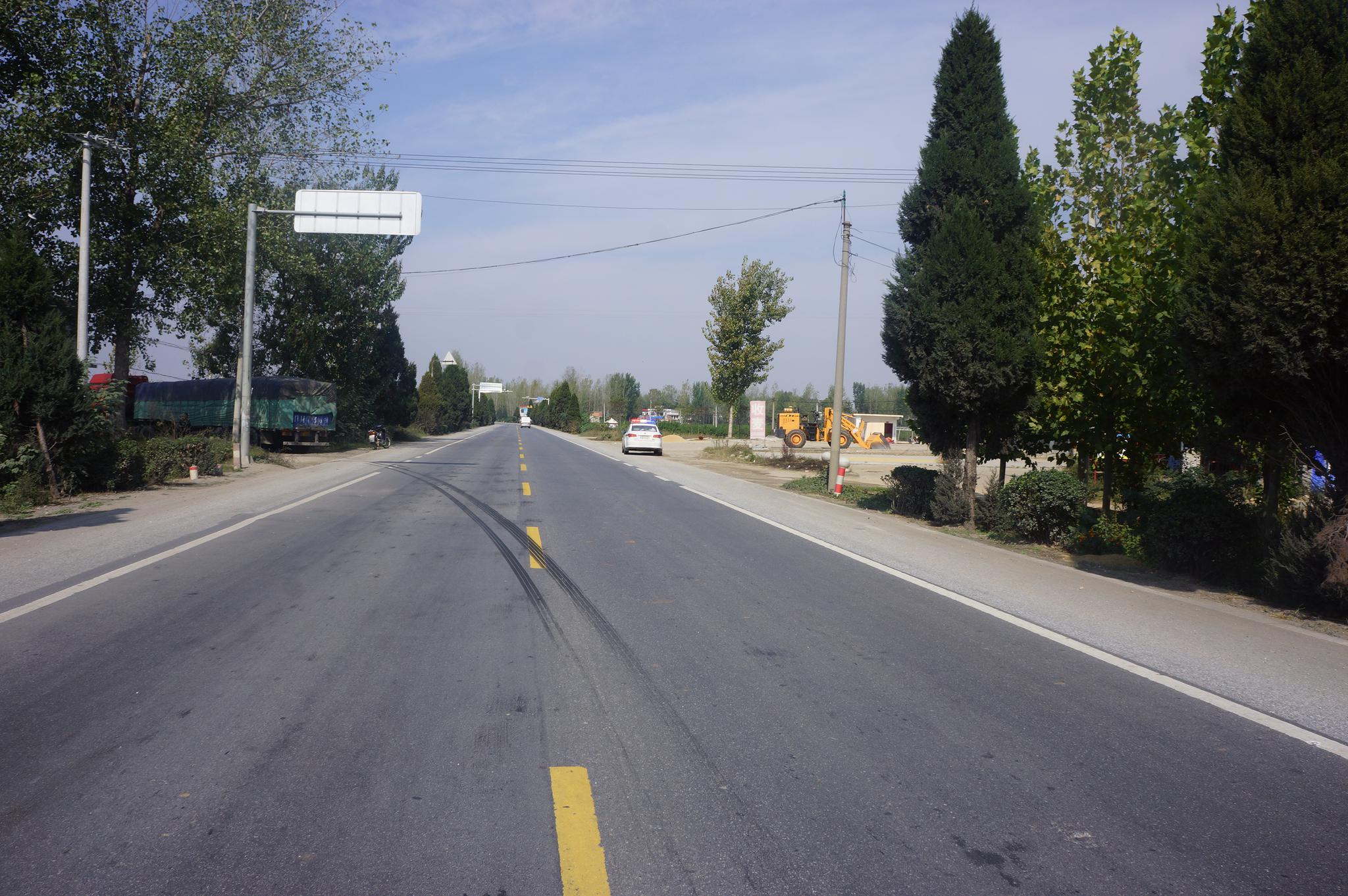 桐柏县公安交警大队事故中队接到110指令称:在g312国道新集乡王寨路段