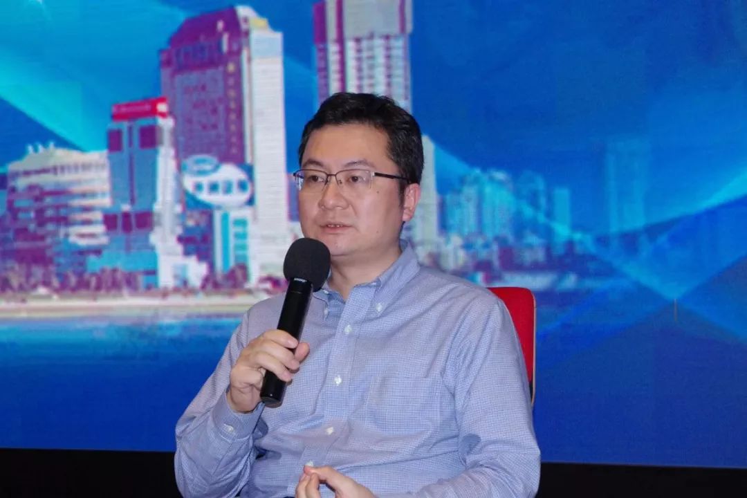 由谢晋副教授主持,张治军主任,张明教授,吕静荣副教授,云南文山州医院