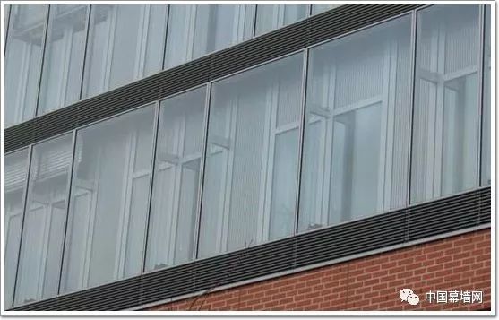 玻璃肋支承点支式玻璃幕墙在设计中应该考虑的问题