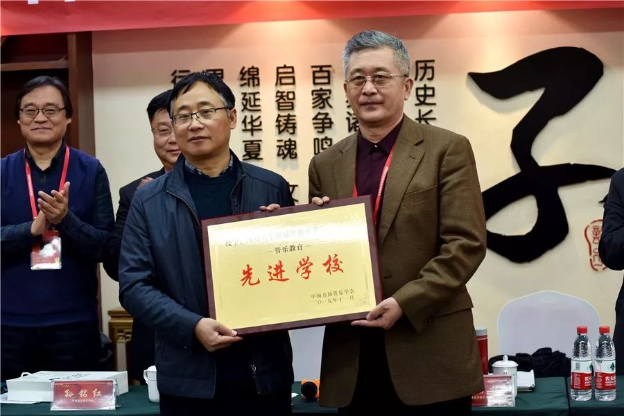 一曲悠扬谱写心中最美赞歌