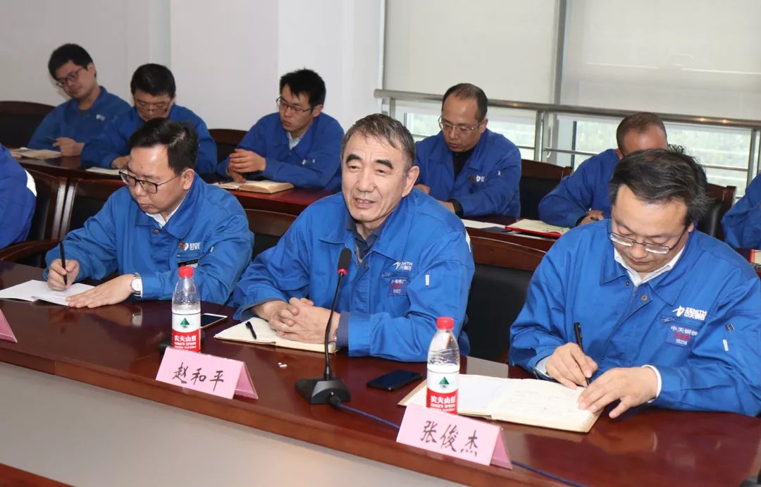 铁前管理中心总工程师赵和平对七大项目进行了点评,他表示项目组成员