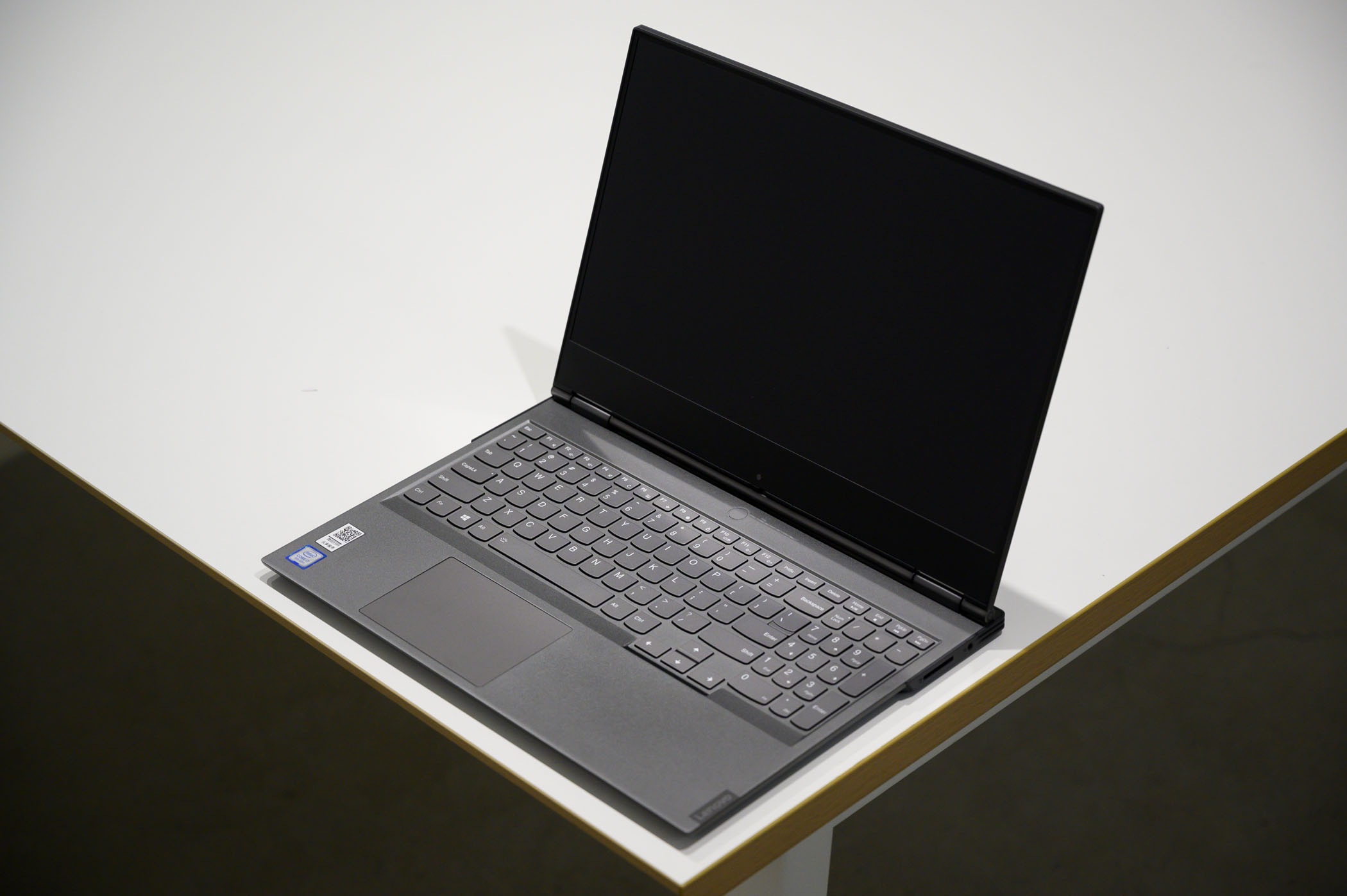 轻薄本中的异类存在,联想拯救者y9000x不容小视