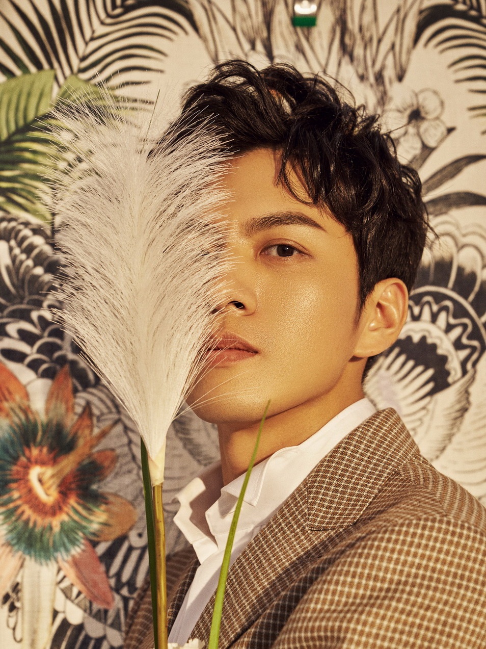 马敬涵最新时尚大片 复古西装俊朗沉稳