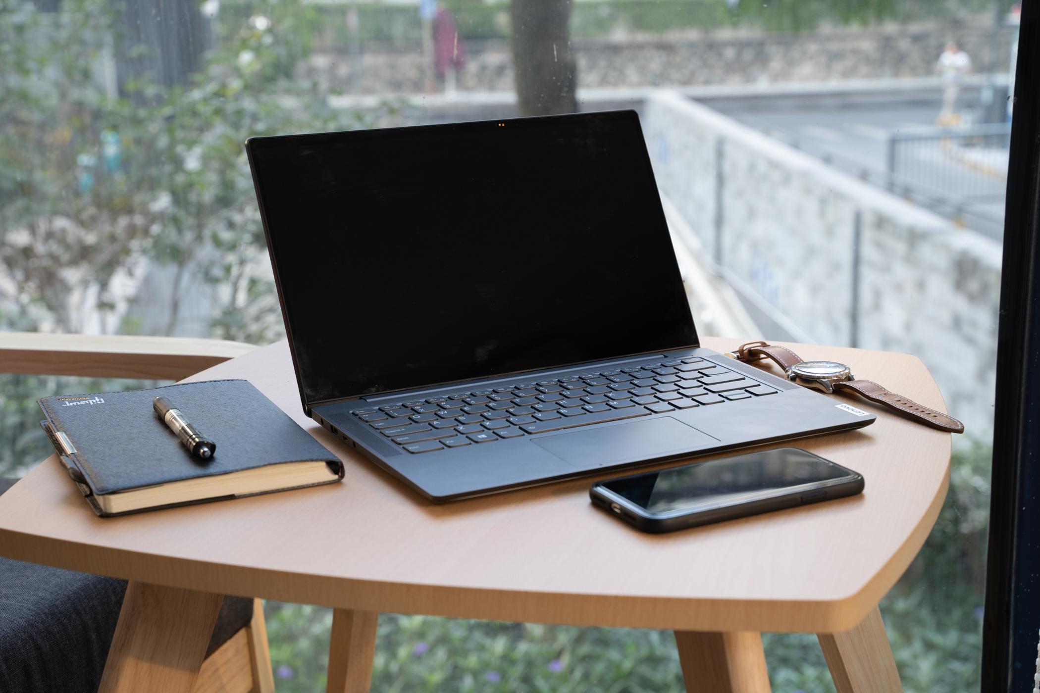 为高端移动办公而生 联想yoga s740创"10代"典范