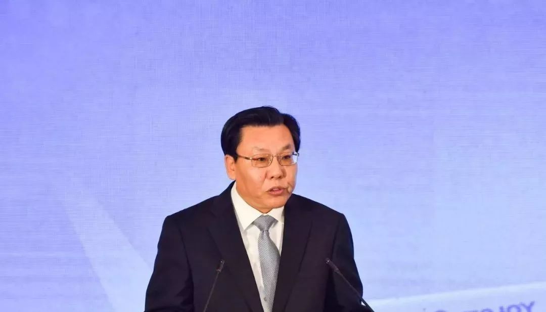 中国商业联合会常务副会长兼秘书长王民致开幕词.