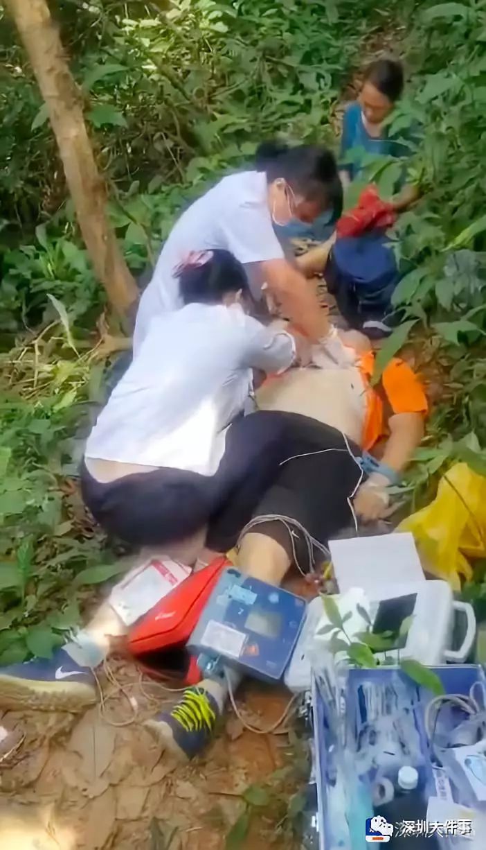 惊险深圳一男子踢球心脏骤停险猝死运动时这些千万留意