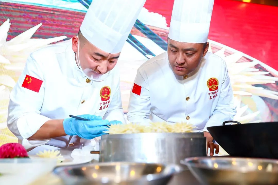 上过g20国宴和舌尖上的中国的菜品一一亮相厨师界的朴树和郭德纲轮番