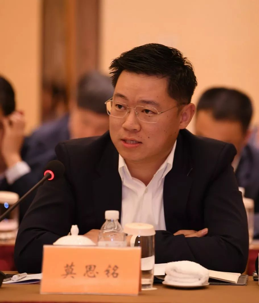 王庆华书记对吴江民营企业家说两勇一快路上我们这么干