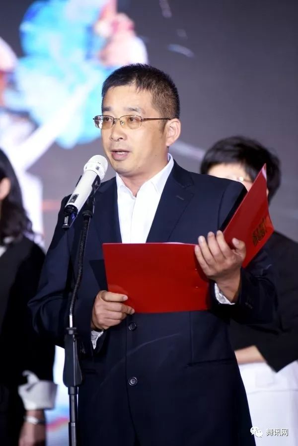 裁判员代表宣誓运动员代表宣誓点军区人民政府副区长李筱霞致欢迎辞