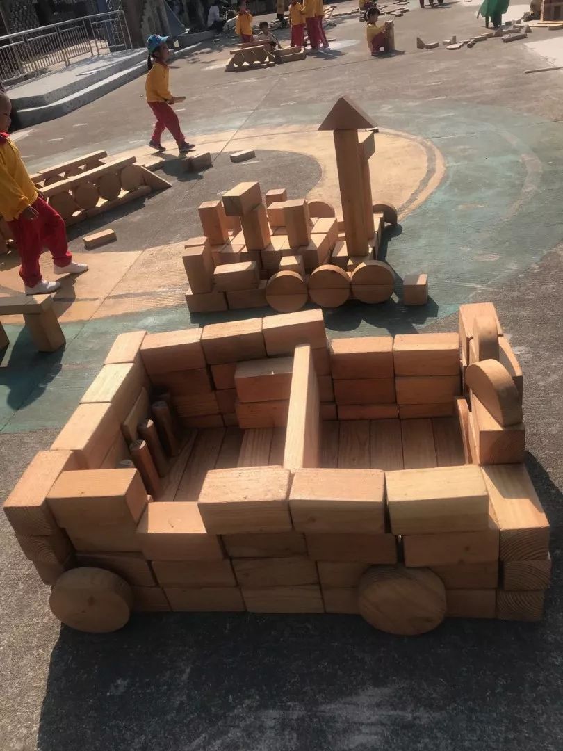 南朗镇中心幼儿园开展建构游戏教研活动