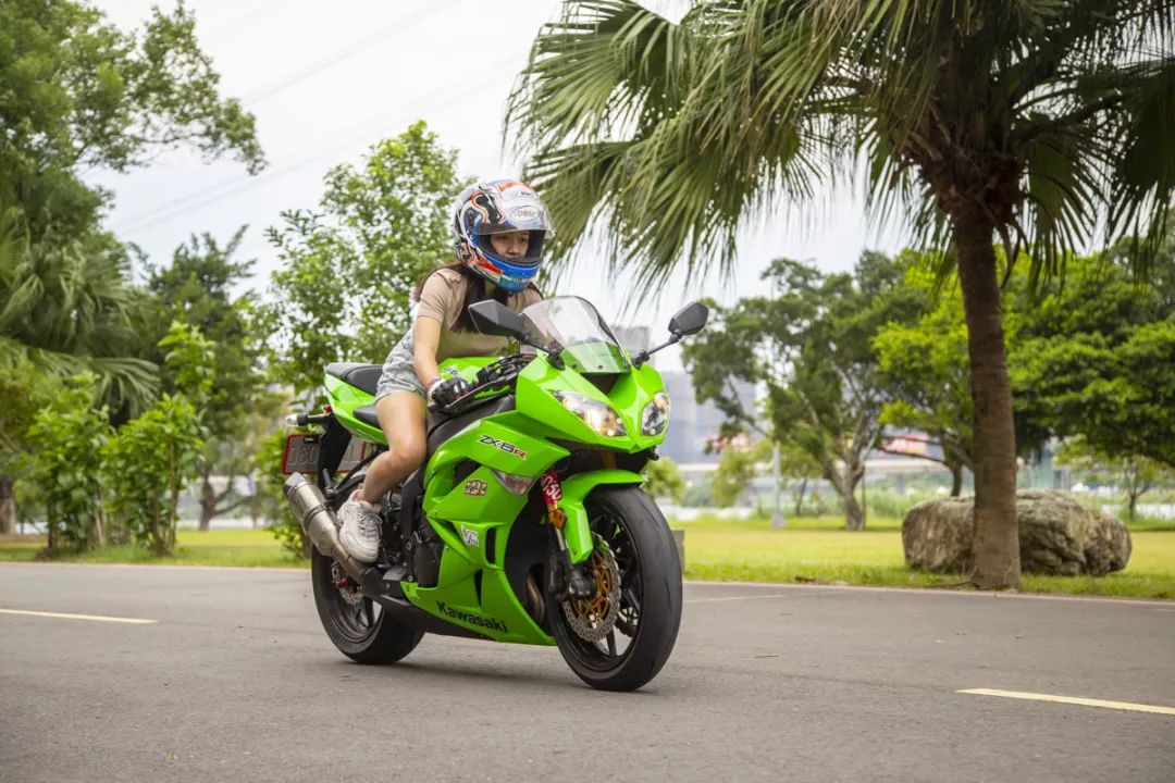 身高不是障碍女骑士的kawasakizx6r