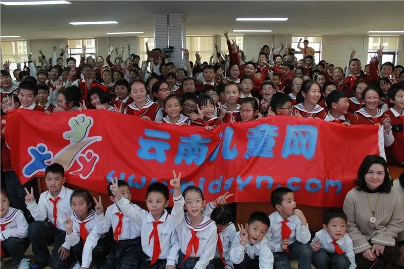 书香彩云南丨来和武成小学国福校区的同学们一起学习楷模致敬英雄吧