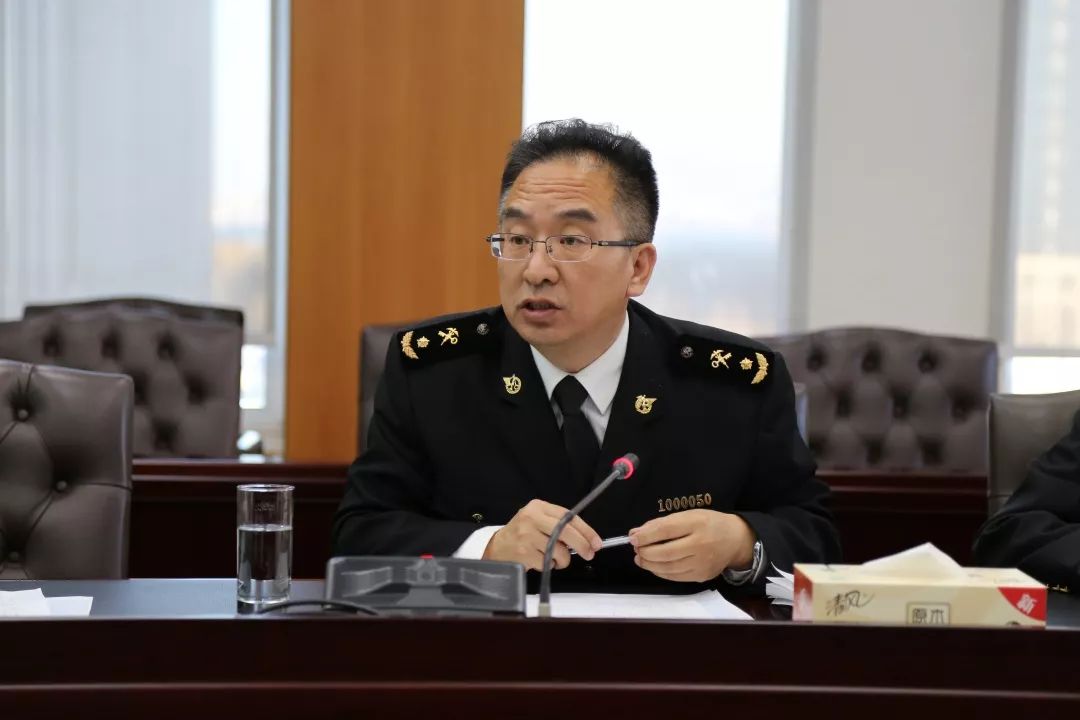 把握政治方向学习全会精神大连海关党委纪检组监察室传达学习贯彻党的