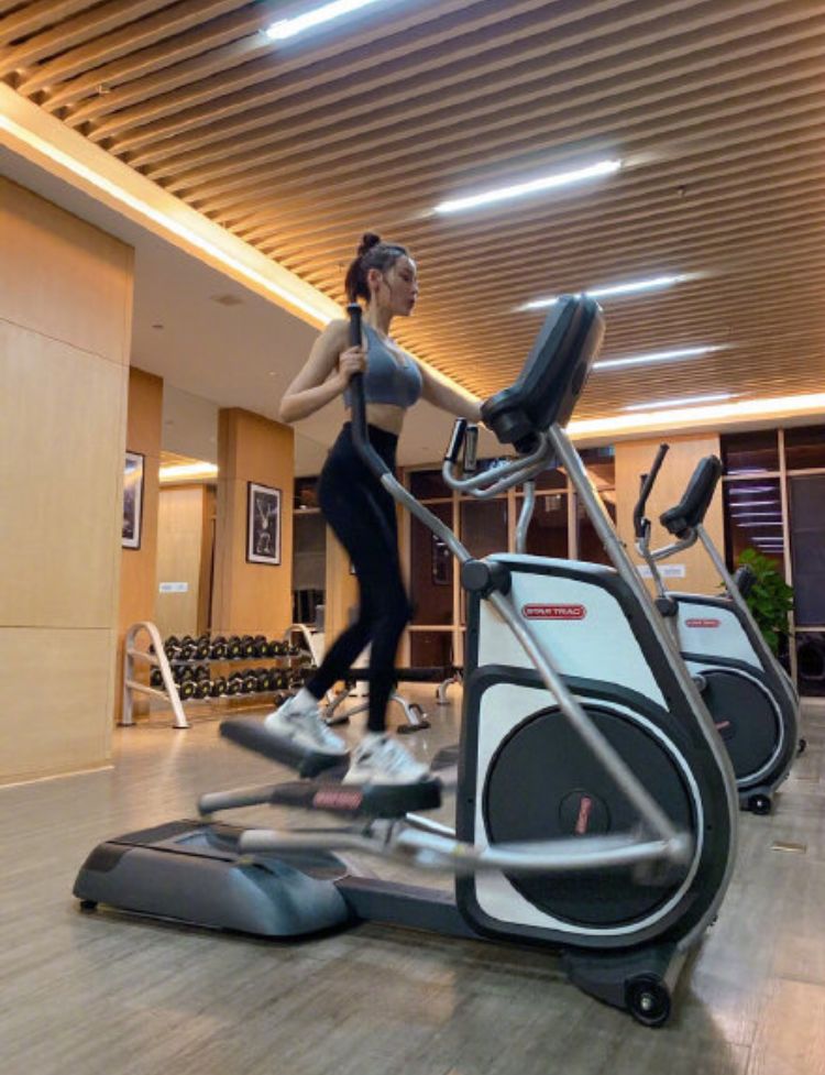 四舍五入约等于我看到了肖战的朋友圈