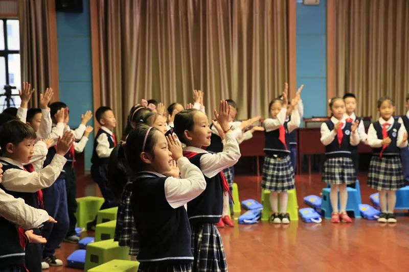 关注素养让音乐学习真正发声萧山区小学素养立意下的小乐器融入课堂