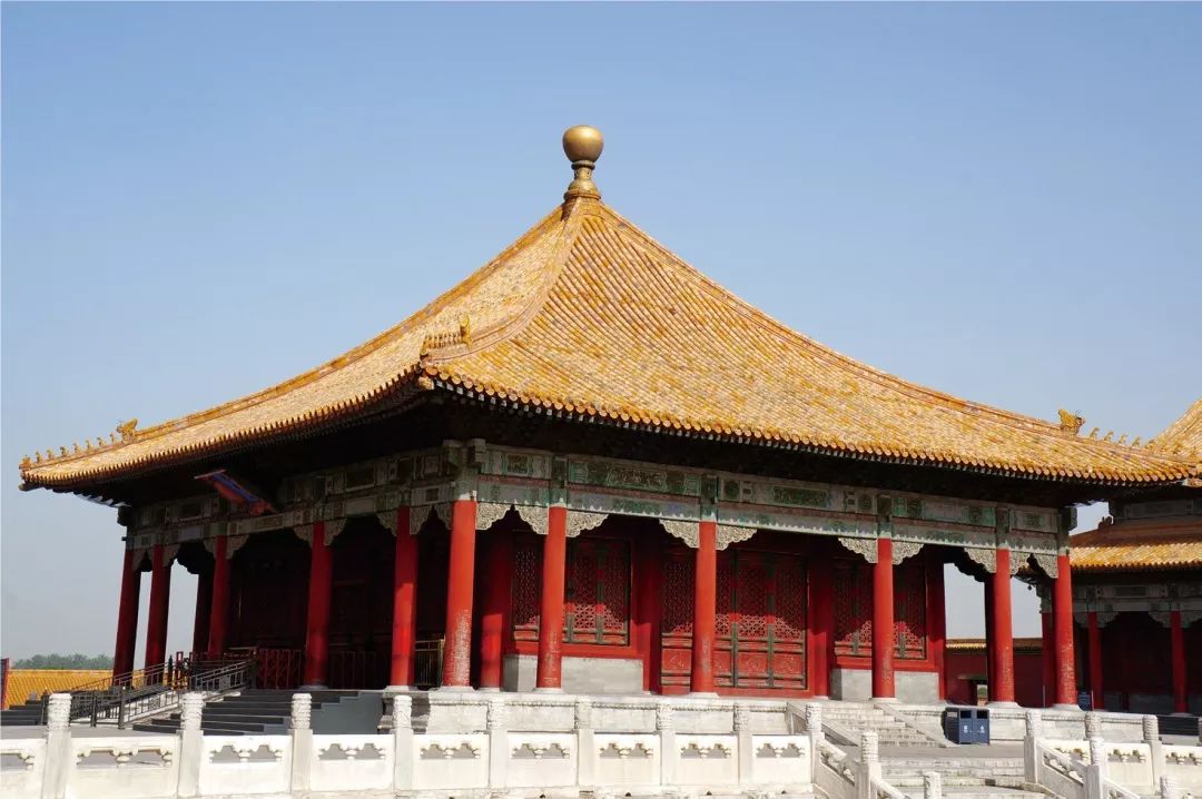 图10 中和殿中和殿平面呈正方形,面阔,进深各为三间.