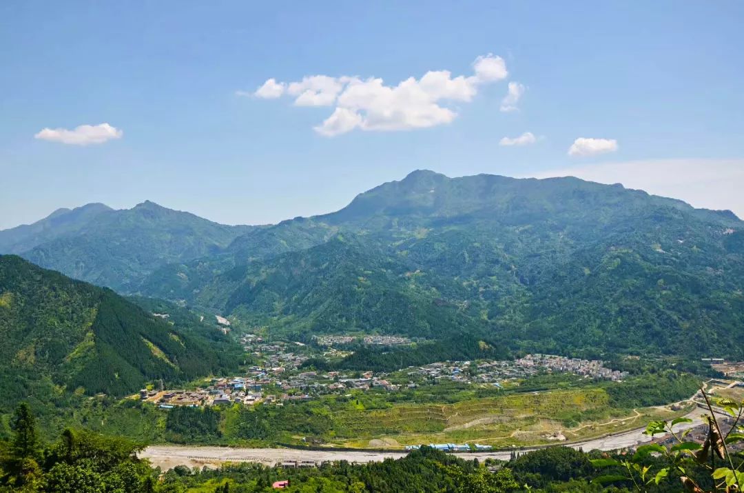 四川彭州太阳湾风景区图片