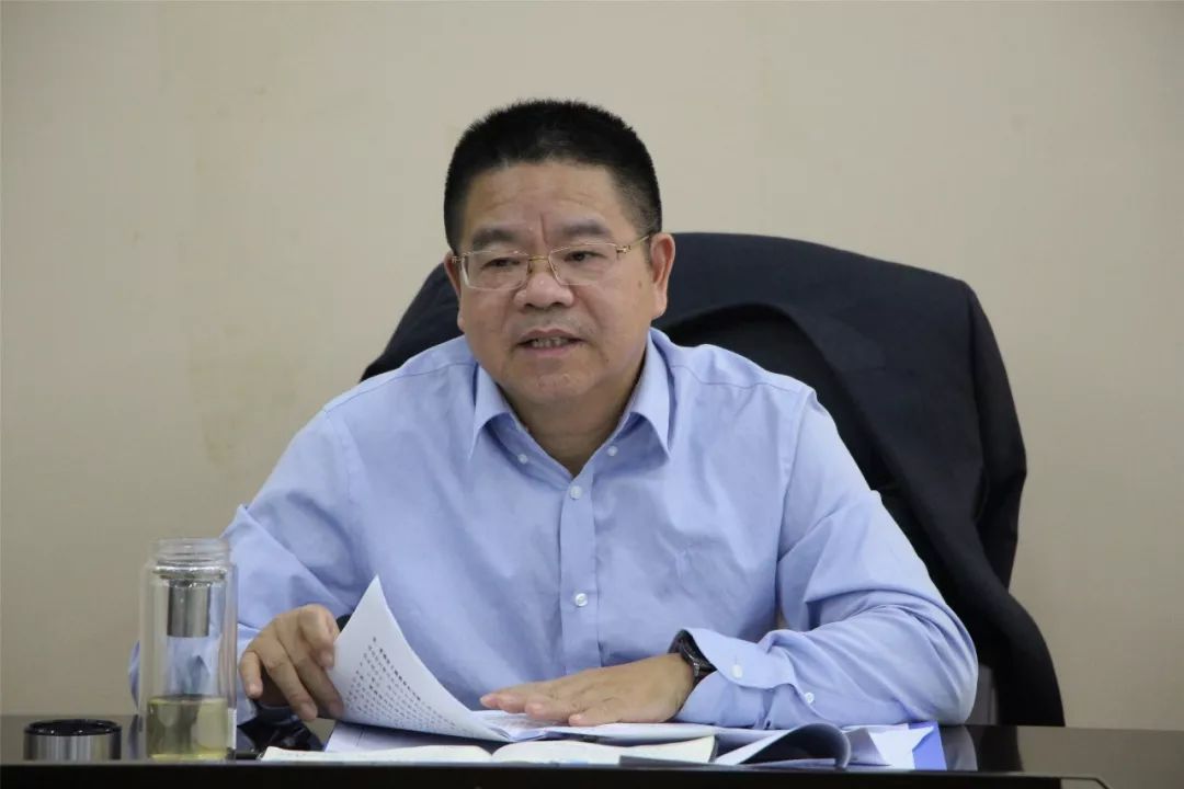 四中全会精神,市委组织部副部长,市委编办主任连新良主持会议并作讲话