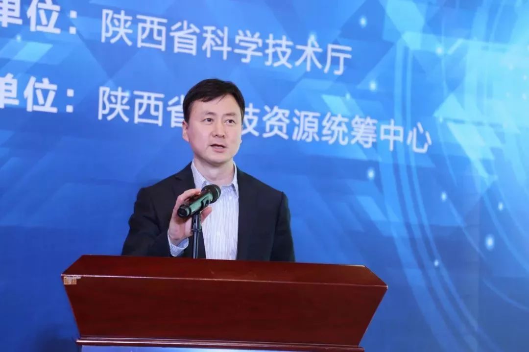 西安高新区创业园发展中心副主任杨东代表全省孵化器,做"双创"经验