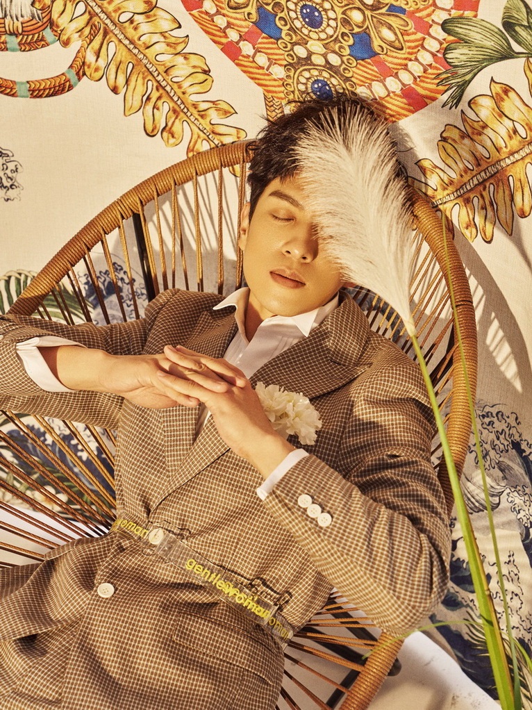 马敬涵最新时尚大片 复古西装俊朗沉稳