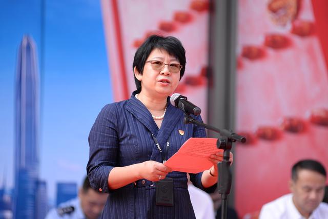 吉华街道党工委副书记,办事处主任李红梅致辞,并预祝本次活动取得圆满