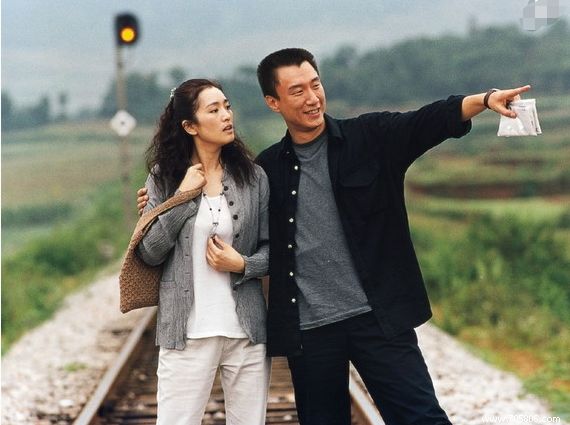 但是他们之间的感情却被家人说中了,感情确实出现了问题,孙红雷和巩俐