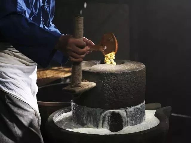 非遗工艺传统手工石磨南溪豆腐干三卤三烘又香又有嚼劲