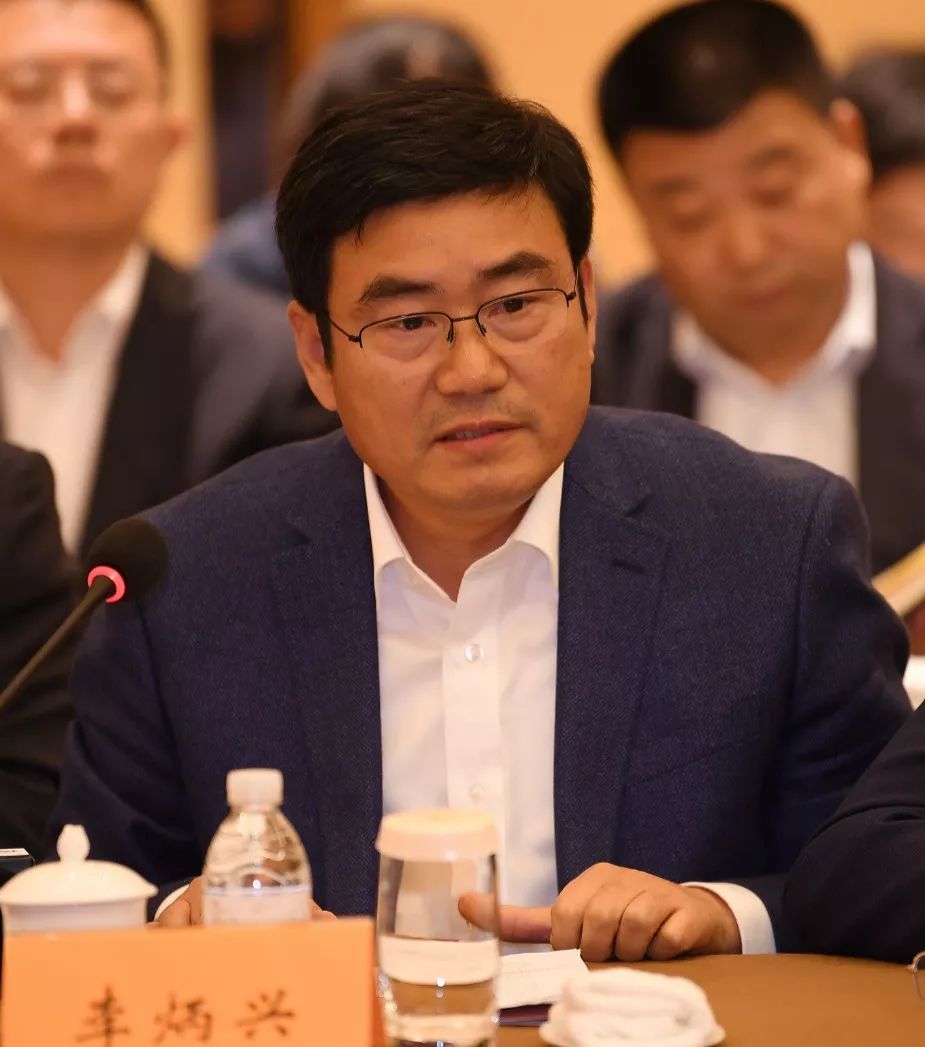 王庆华书记对吴江民营企业家说两勇一快路上我们这么干