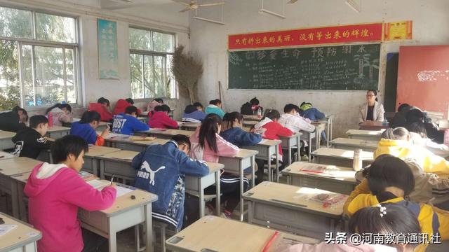 遂平县和兴中学迎来2019年秋季学期期中考试(图2)