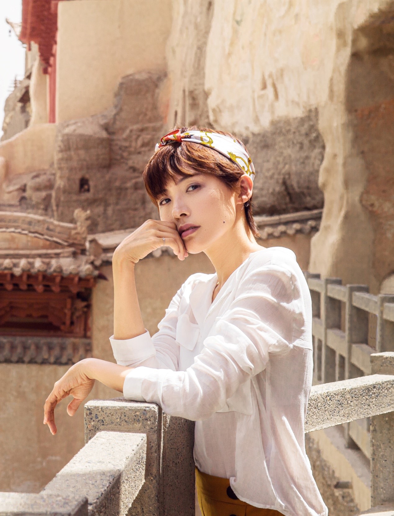 郑罗茜曝秋意写真