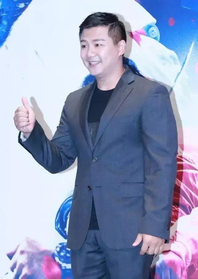 吊環王子陳一冰曬肌肉35歲年齡20歲面孔反差萌引網友熱議