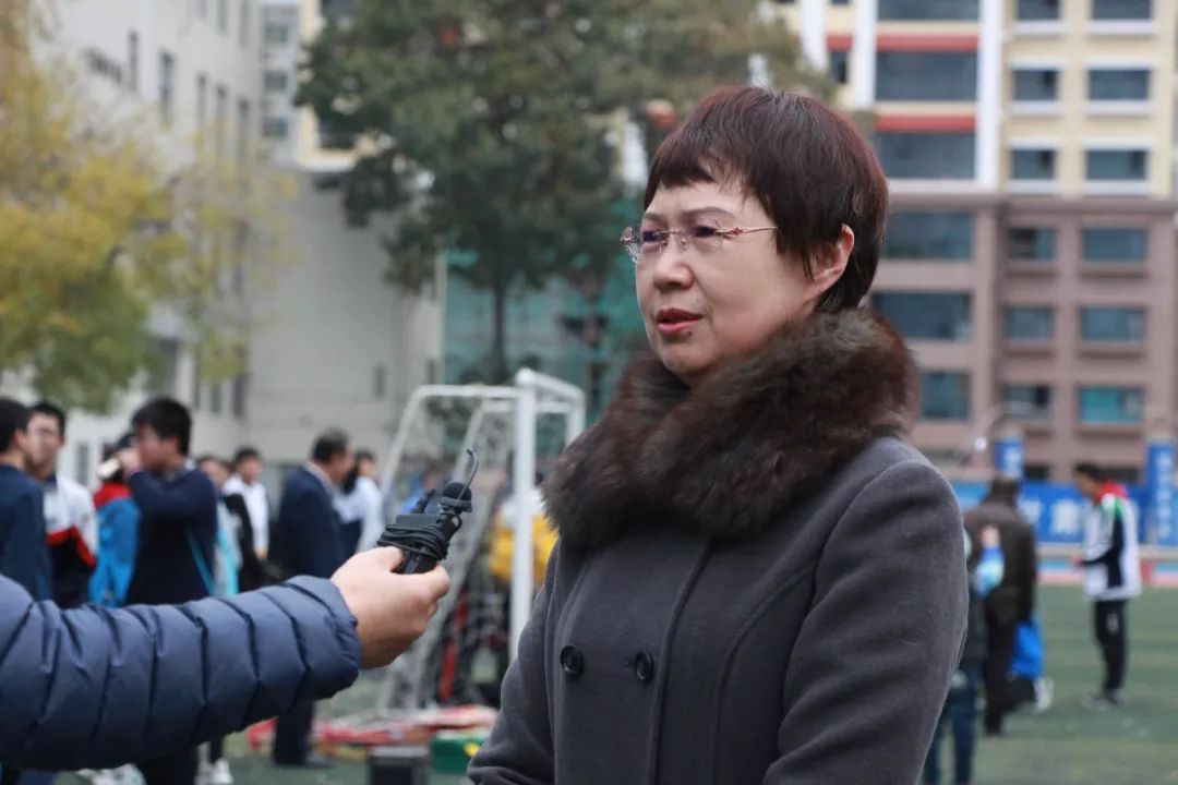 李晓霞副校长接受兰州市电台记者采访此次活动搭建了我校科技教育平台