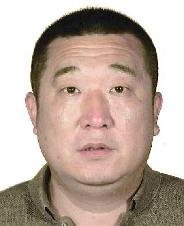 被通缉的10名在逃人员是:栗会培,程麦生,张显斌,刘全生