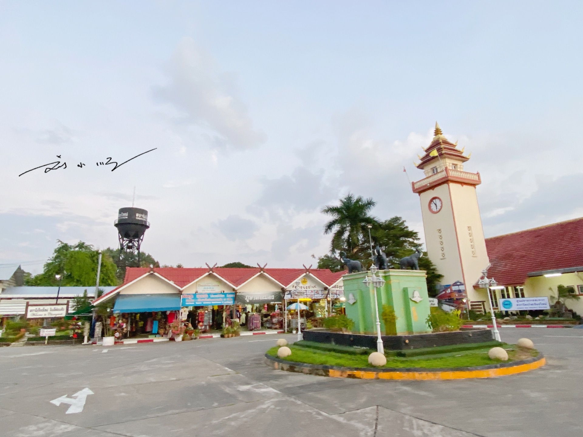 实拍泰国清迈火车站,面积很小但很干净,上车不用安检也不用查票